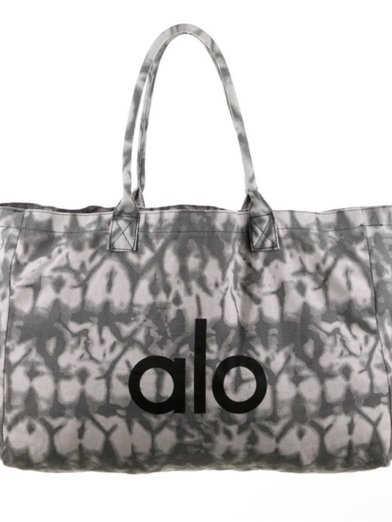 ALO Yoga Handbags - ALO Yoga Gray Tie-Dye Logo Tote